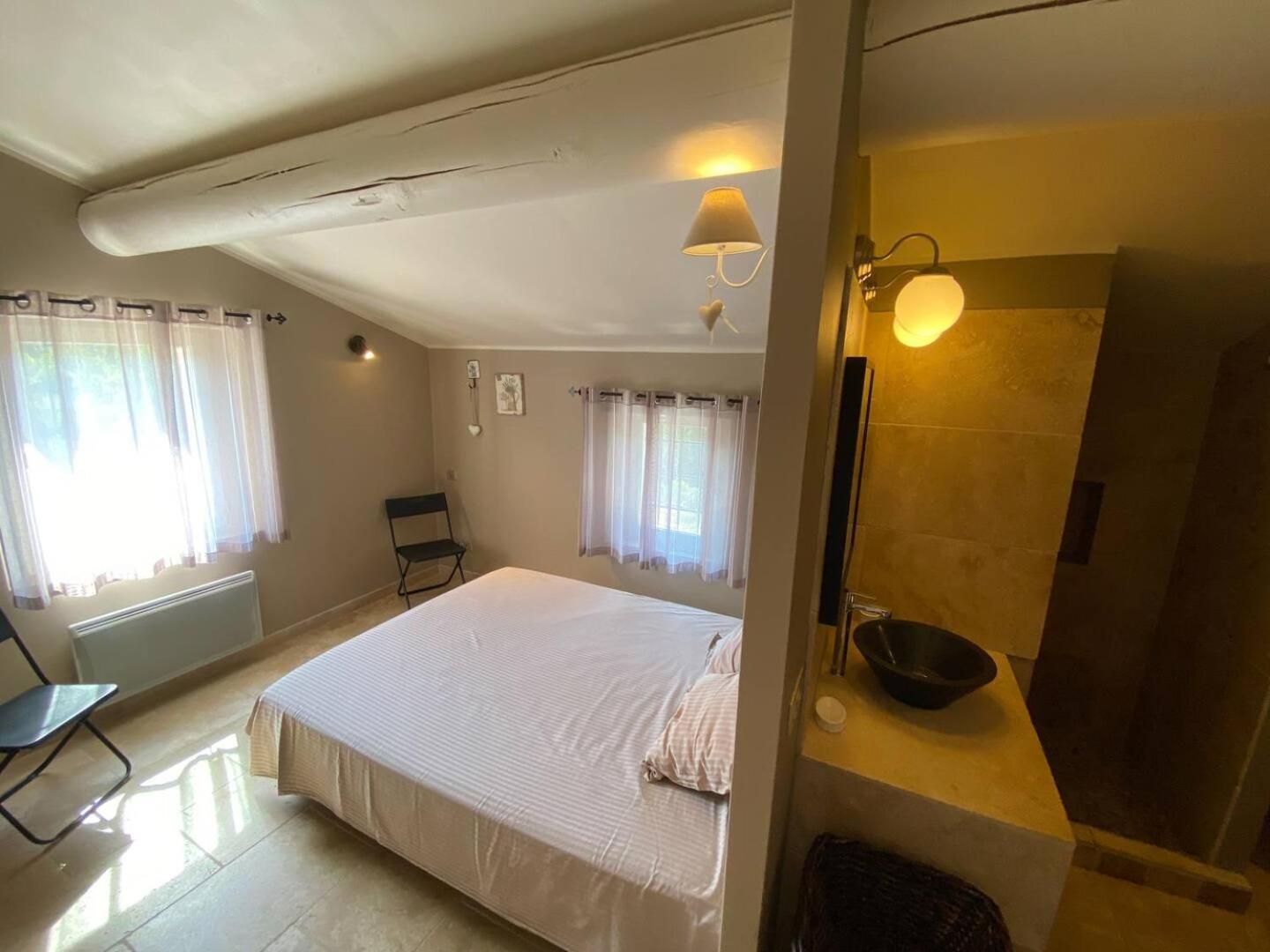 La Petite Colline Villa Apt Buitenkant foto