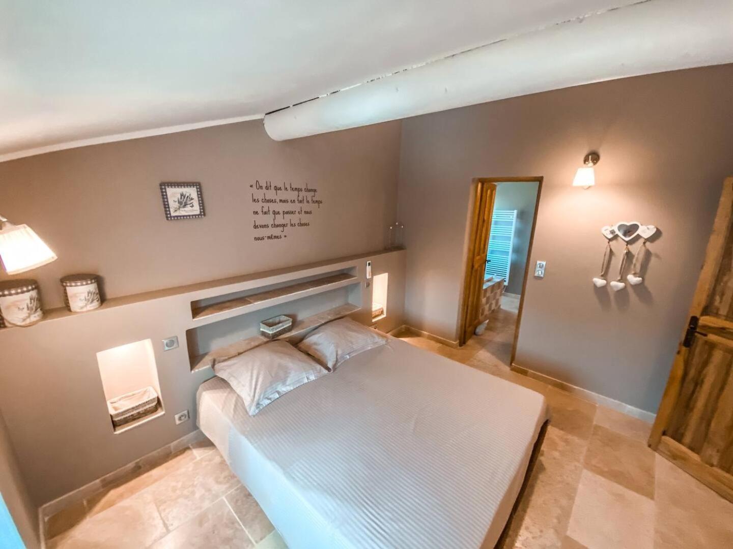 La Petite Colline Villa Apt Buitenkant foto
