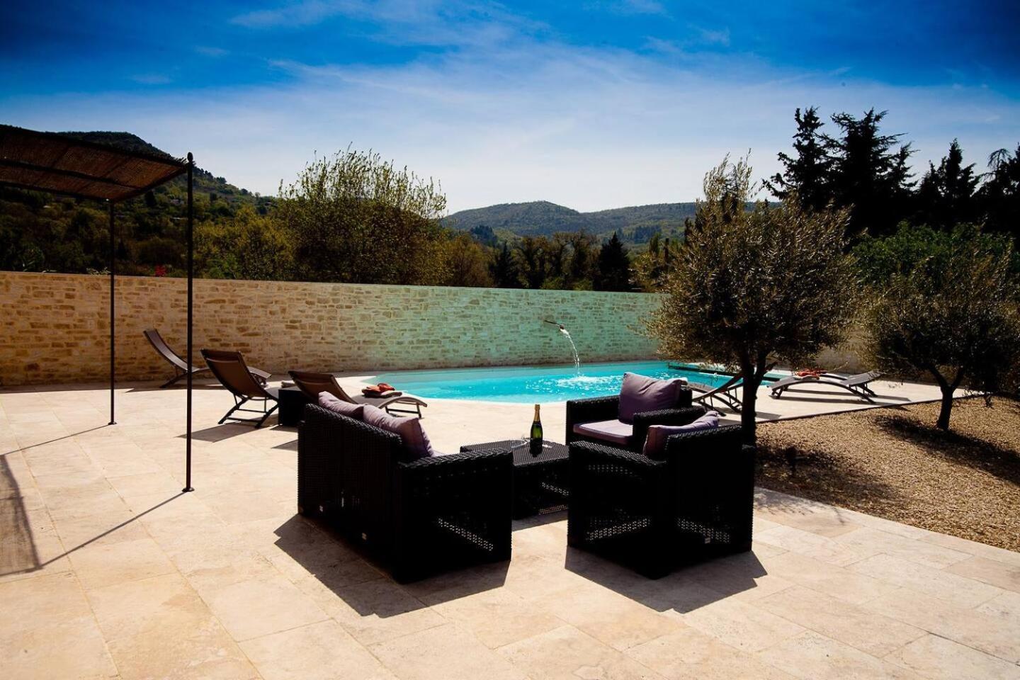 La Petite Colline Villa Apt Buitenkant foto