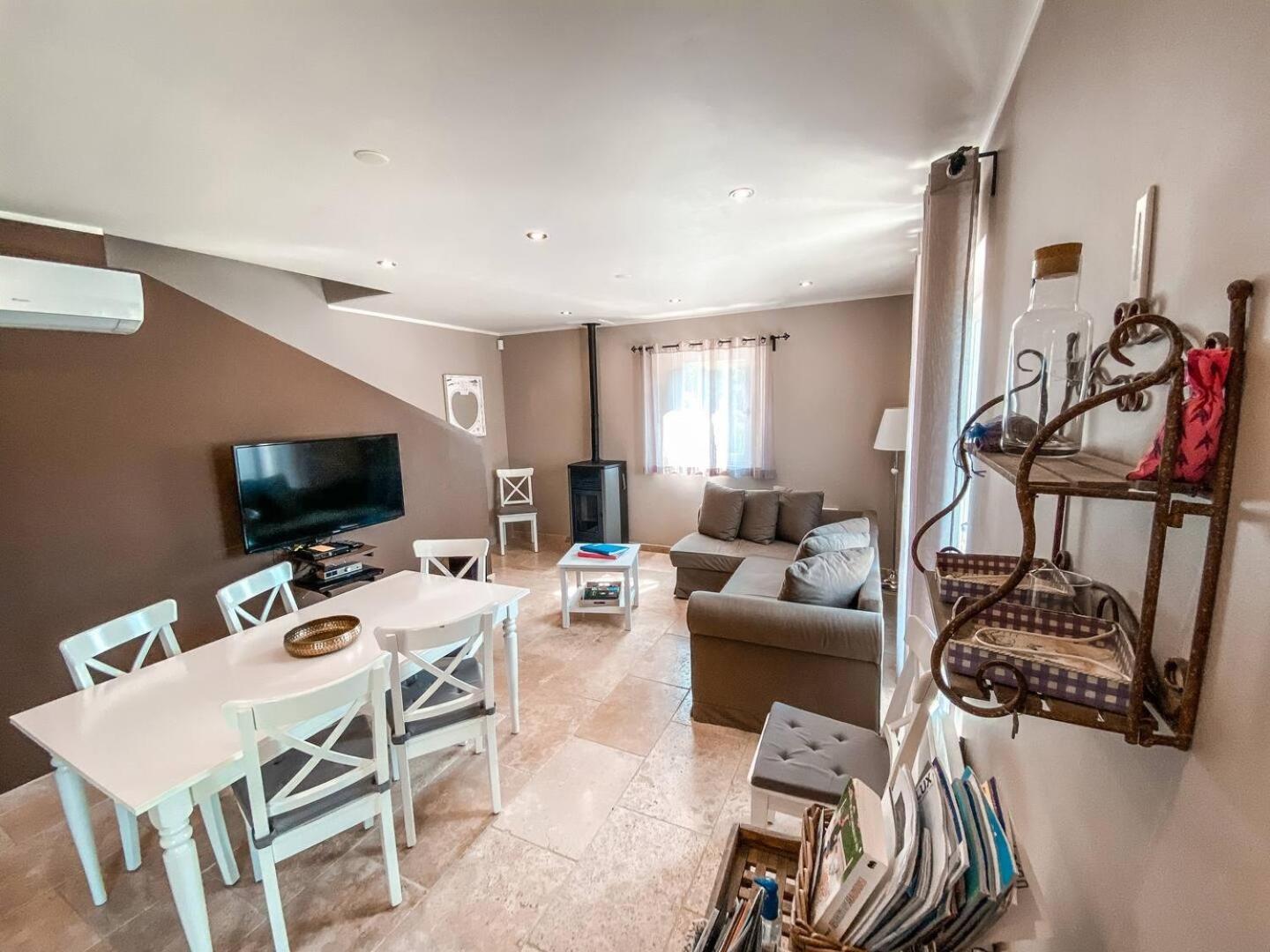 La Petite Colline Villa Apt Buitenkant foto